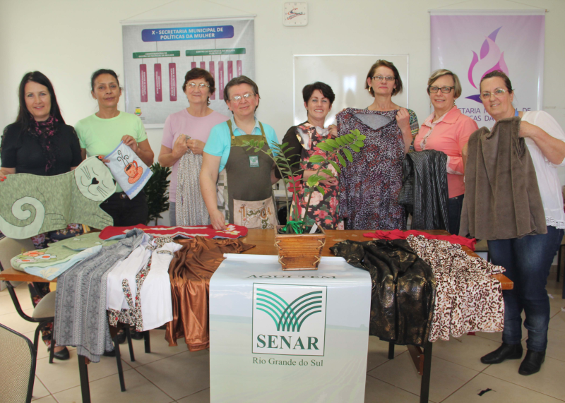 SECRETARIA DE POLÍTICAS DA MULHER REALIZA CURSO DE CORTE E COSTURA